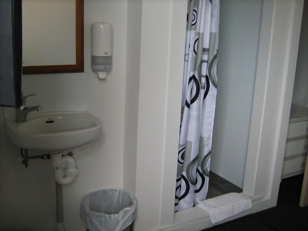 Downtown Backpackers & Accommodation Nelson Exterior photo